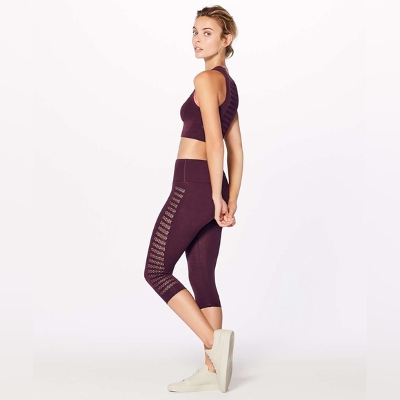 lululemon athletica Pants - Lululemon Reveal Crop (Stripes 17")
Dark Adobe